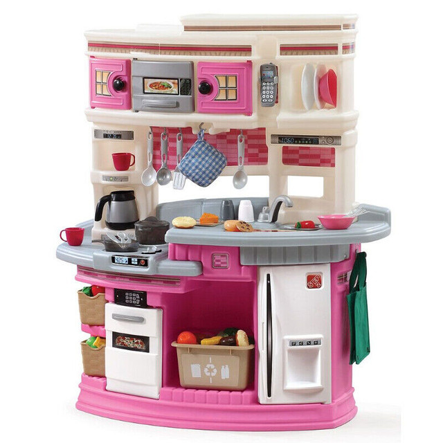 Step 2 Lifestyle Kitchen & Barbie Doggie Park Set in Toys & Games in Oshawa / Durham Region - Image 4