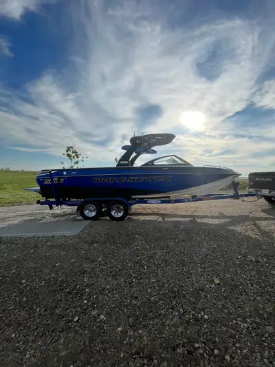 Will trade for hopper bins Rare 247 LSV Wakesetter 24ft 7inches Throws a HUGE surf wave 383 hammerhe...