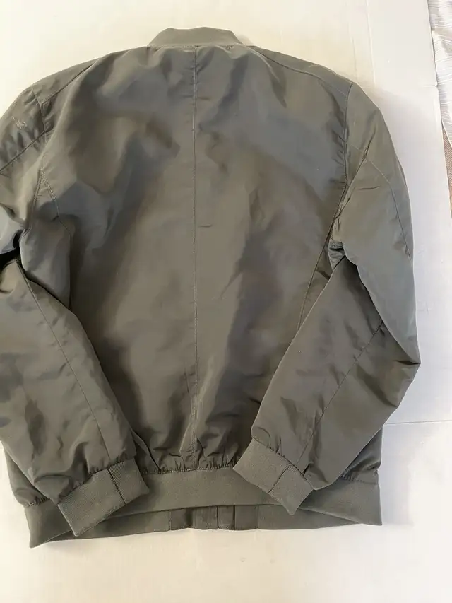 Zara Men’s Lightweight Bomber Jacket XL in Men's in Mississauga / Peel Region - Image 4