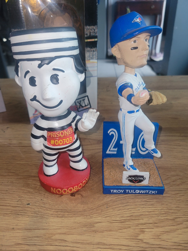 Assorted Bobbleheads in Arts & Collectibles in Kitchener / Waterloo - Image 4