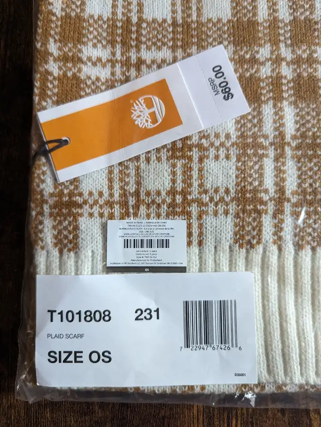 Timberland Women's Plaid Scarf (NWT) in Women's - Tops & Outerwear in Mississauga / Peel Region - Image 4