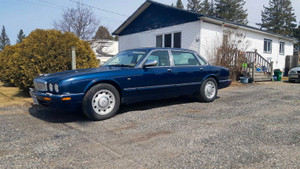 1999 Jaguar XJ8 Vanden Plas 
