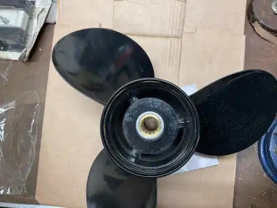 Outboard motor propeller