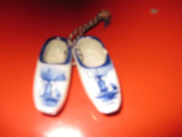 PLUSIEURS ARTICLES EN PORCELAINE in Arts & Collectibles in Laval / North Shore - Image 3