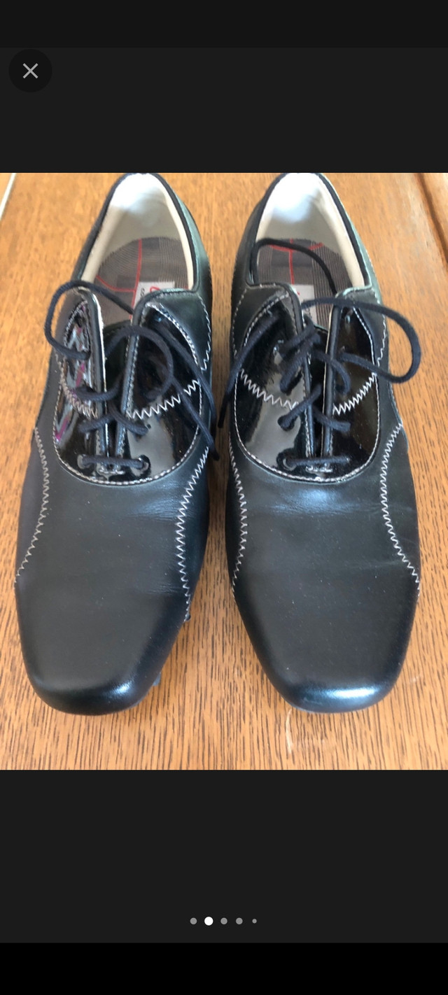NEW GOLF SHOES LADIES sz 9 in Golf in St. Albert