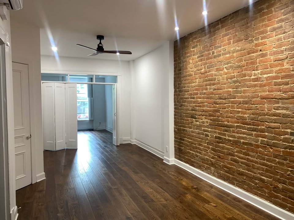 2 Bed apt downtown in Quartier des Spectacle — photo 3