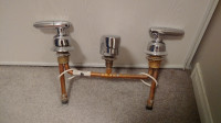 Bath tap (faucet) with mixing valve by Delta
