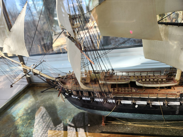 USS Constitution Ship Midel in Museaum Brass and Glass Case Art in Arts & Collectibles in Strathcona County - Image 4