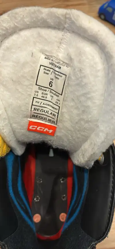CCCM Jet speed intermediate hockey skates size 6, View more