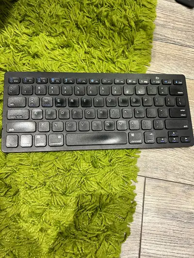 Lenovo ThinkPad Docking Station and Bluetooth Keyboard Bundle, View more