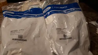 set of 2 Hood Hinges brand new, still in packaging $ 40 Part # BM5Z- 16797-A - located in Calmar