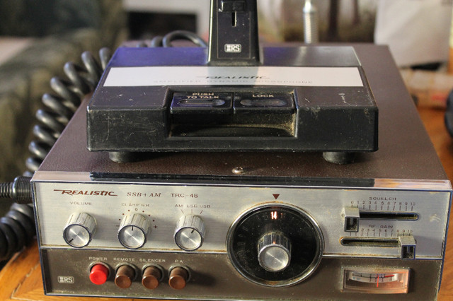 REALISTIC TRC-48 23 CHANNEL AM/SSB CB TRANSCEIVER in General Electronics in Hamilton - Image 4