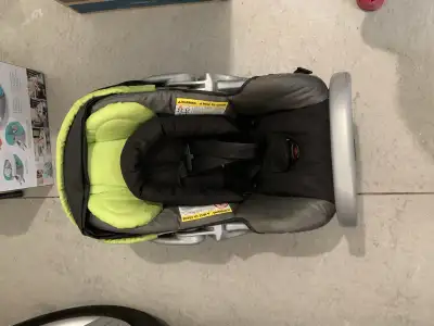 This is a Baby Trend car seat that is in good condition, ready to keep your little one safe and secu...