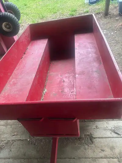 6 foot Grizzly steel tub trailer for sale, walking beam axle, very good condition 1800.00