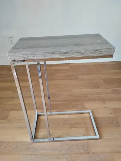 PETITE TABLE D'APPOINT, View more