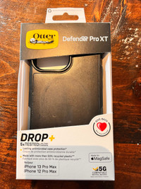 Used iPhone 12/13 ProMax Defender ProXT w MagSafe