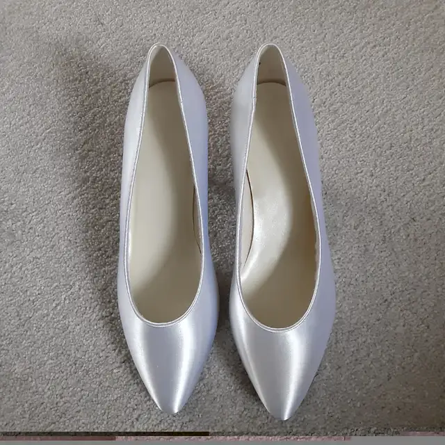 Women Vintage High Heel Shoes 1970's Brand New Satin Dyeable 7 in Women's - Shoes in Stratford - Image 3