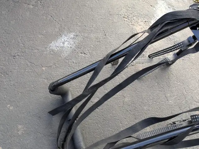 Yakima Kingjoe Pro Bike Carrier Car Bike rack in Road in Oakville / Halton Region - Image 5