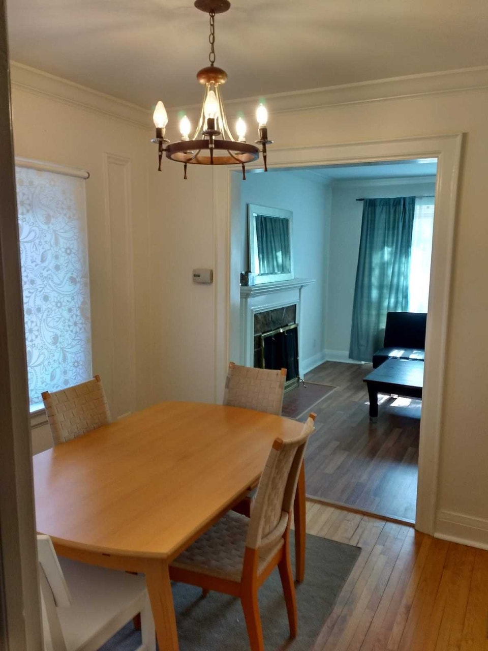 Bright 1BR + Den 3