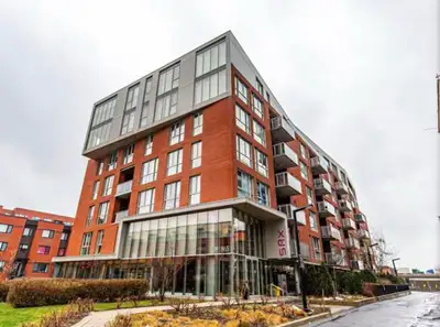 condo 4 1/2 avec électroménagers inclus + garage