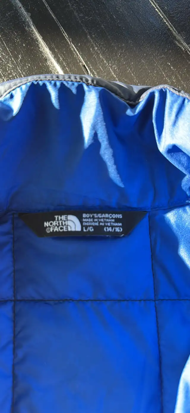 North Face Jacket in Kids & Youth in Calgary - Image 4