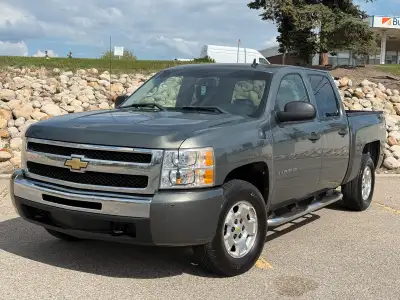 2011 Chevrolet Silverado 1500 4X4 5.3L V8 Low Original Kms. Runs & Drives Like New. Well Maintained...