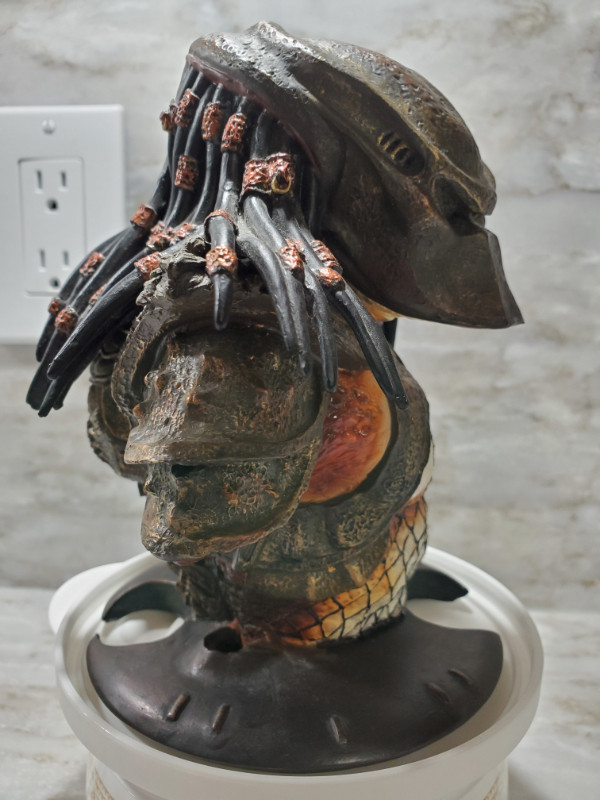 PREDATOR  2  Limited Edition in Arts & Collectibles in Norfolk County - Image 3