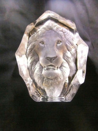 MALE LION  Mats Jonasson Swedish Crystal Art MINT CONDITION