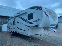 2012 CLEAN-READY Laredo fifth wheel camper