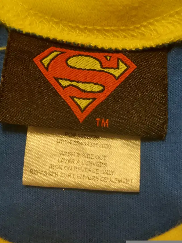 Superman muscle shirtMintKids Size 2T$5 in Clothing - 2T in Calgary - Image 4