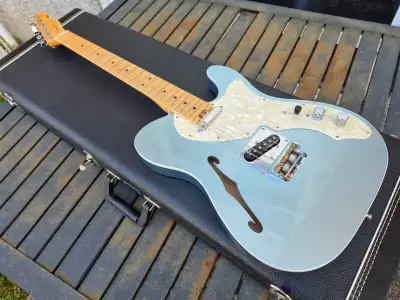 2016 Fender Telecaster Thinline Elite made in USA, Noiseless pickups, S1 switch, état neuve avec cas...