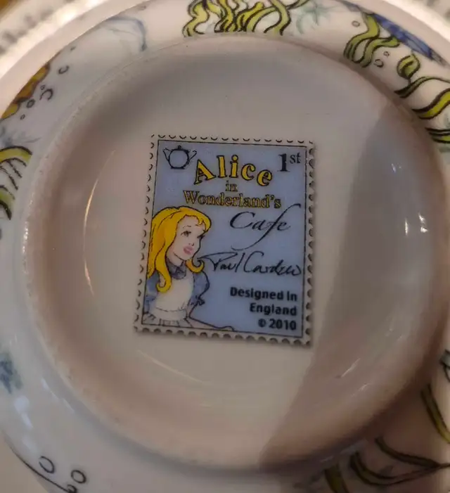 Alice in Wonderland's Cafe Cup by Paul Cardew England 2010 in Kitchen & Dining Wares in Mississauga / Peel Region - Image 4