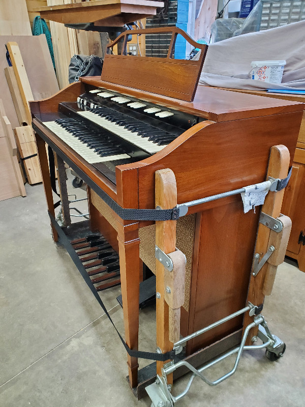 Hammond L112 Tonewheel Organ in Pianos & Keyboards in Kitchener / Waterloo - Image 3