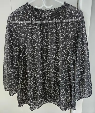 LOT : Vêtements pour femme! Comme neufs!, View more
