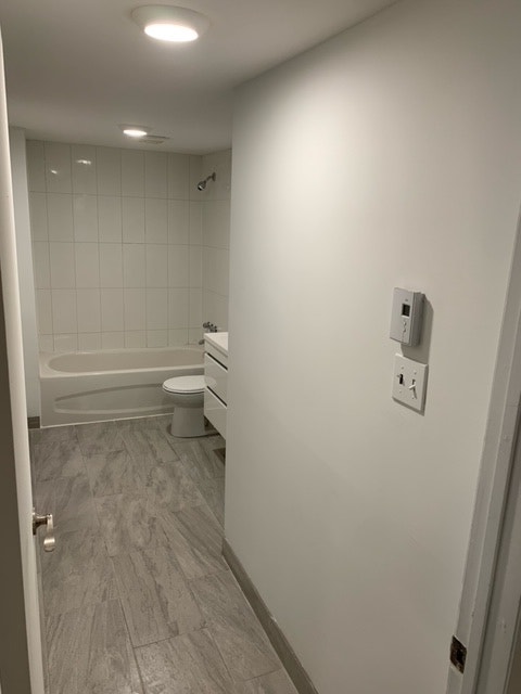 Très grand, rénové, 5 ½, près McGill, parc Baldwin et Lafontaine — photo 3