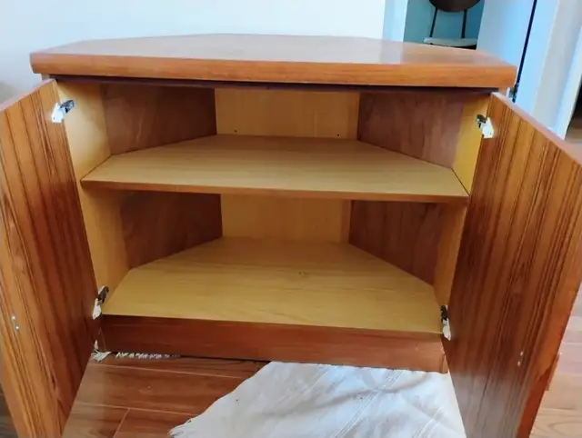 Teak corner cabinet/hutch in Hutches & Display Cabinets in Kitchener / Waterloo - Image 7