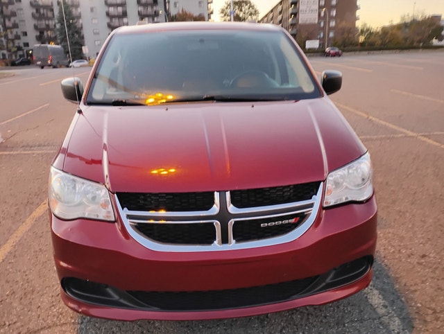 Camion Dodge Caravan 2016 — photo 3