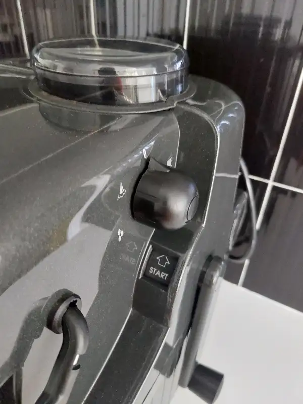 Saeco Espresso Cappuccino Coffee Machine in Coffee Makers in Mississauga / Peel Region - Image 8