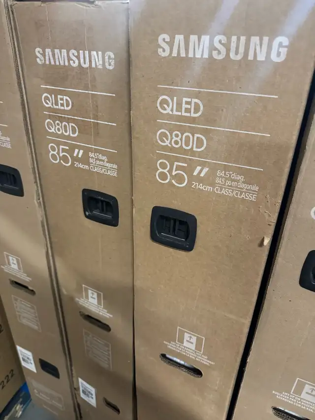 Samsung QLED Q80D 85 inch in TVs in City of Montréal - Image 4