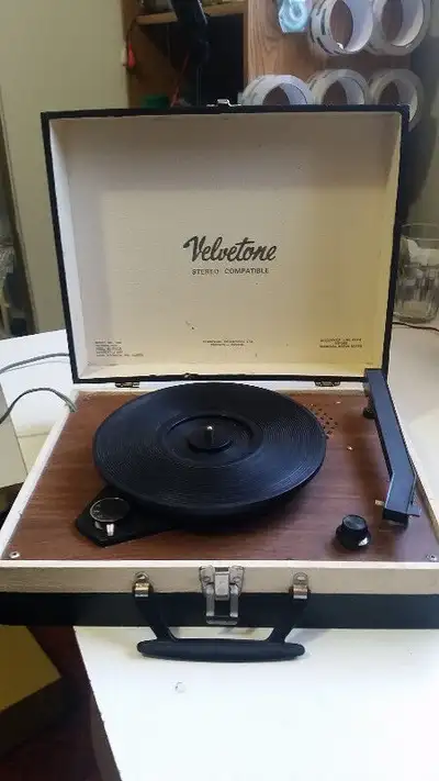 I HAVE SOME VINTAGE TURNTABLES FOR SALE. TURNTABLES WILL MOST LIKELY NEED SOME SERVICE/CLEANING/LUBR...