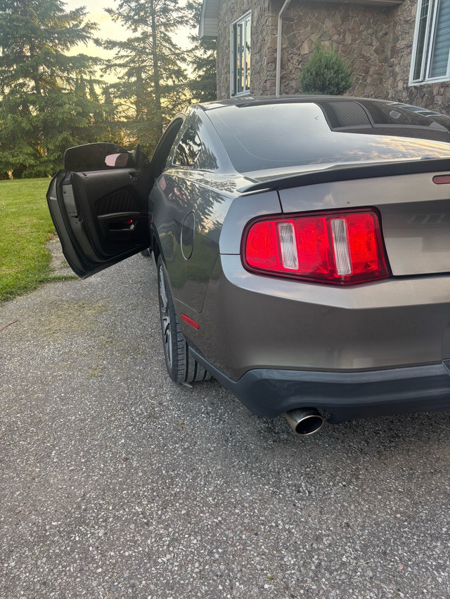 2010 Ford Mustang GT in Cars & Trucks in Markham / York Region - Image 2
