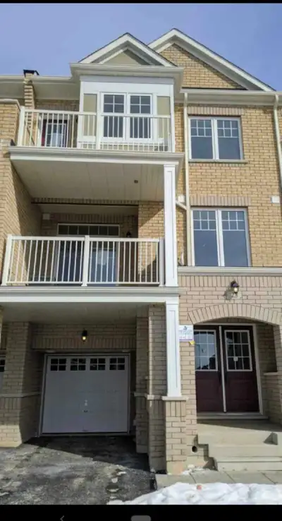 3 bedroom, 3 bathroom with 3 parking Townhouse for rent . Available from May 01st 2026 . Major inter...