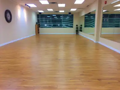 Centrally located Mississauga Dance studio available for hourly rent at Dixie and Eglinton. Close to...