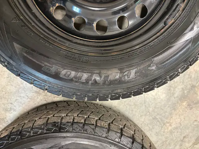 Pneus d’hiver à vendre de très bon état avec rim d’acier. in Tires & Rims in Granby - Image 6