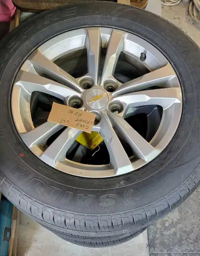 Chevy rim's with almost like new radial tires only used one summer. Bolt patern 5×120mm Tire size 22...