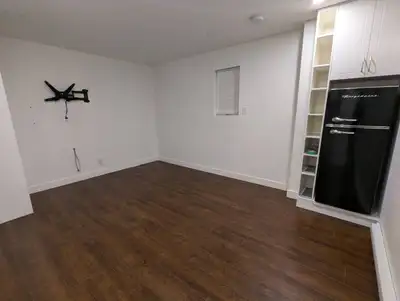 Studio Ground Floor Unit - East Burnaby  $1300