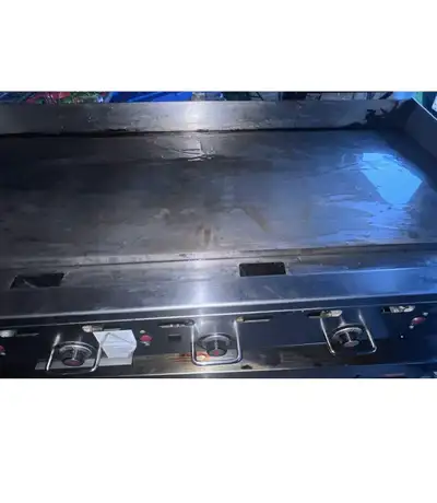 Vulcan 60’ Heavy Duty Natural Gas Grill Stainless Steel 108 000 BTU’s 1’ thick polished steel plate...