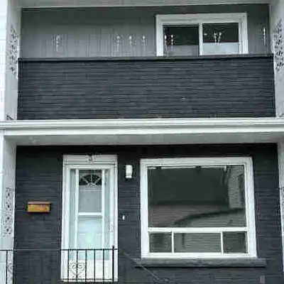 Fully renovated 2 Bed + Den 1 Bath - Townhome