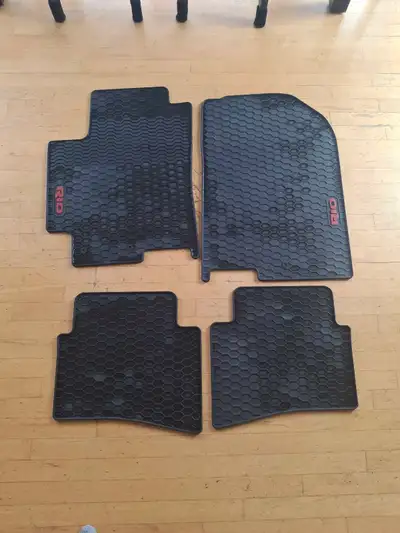 Selling a full set of genuine Kia all-weather rubber floor mats for a 2018–2023 Kia Rio sedan or hat...