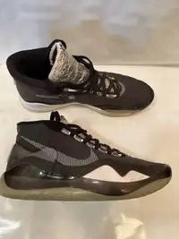 KD 12 Basketball Shoes (Size 11) 